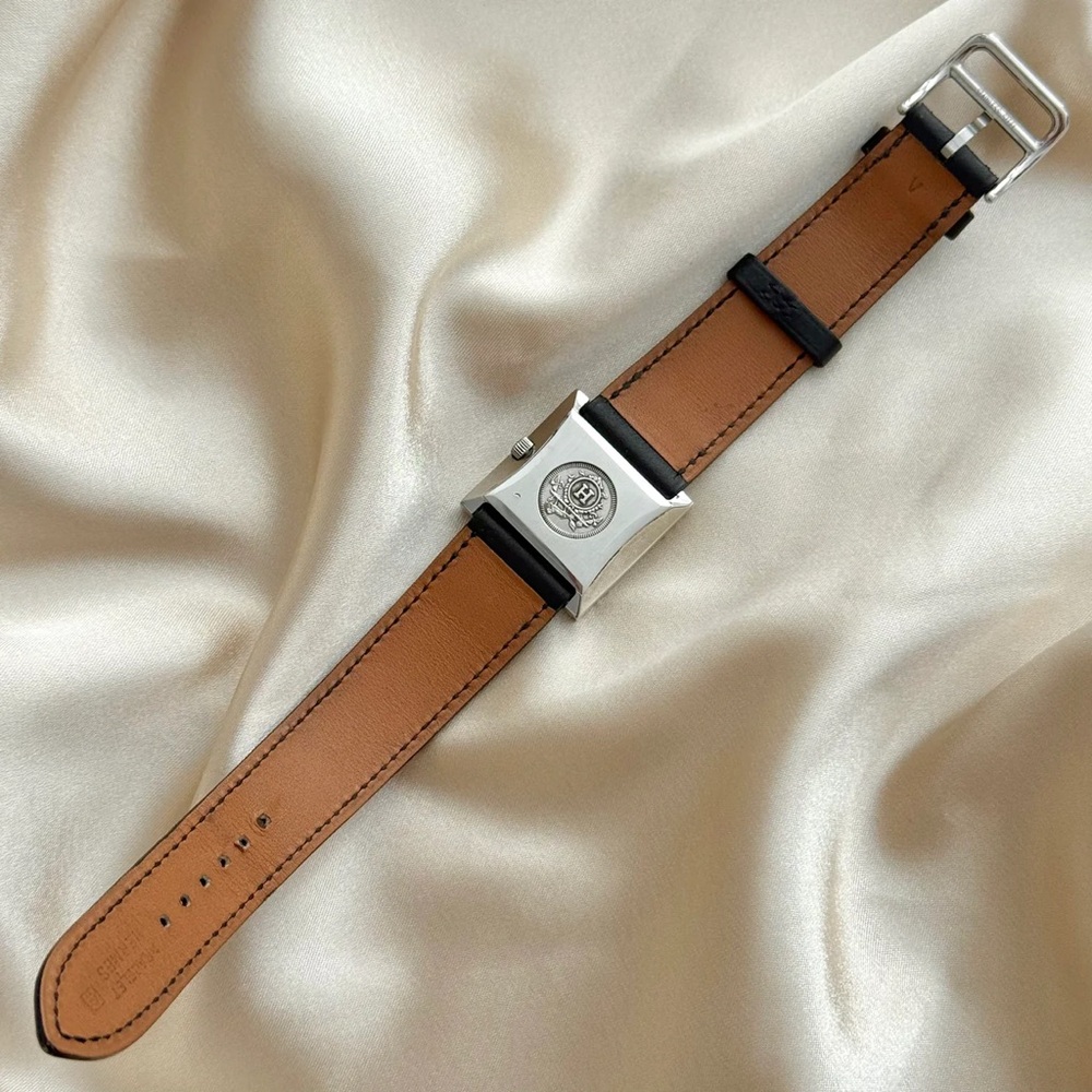 AUTHENTIC VINTAGE HERMÈS HIDDEN DIAL BLACK LEATHER WATCH - Picture 9 of 11